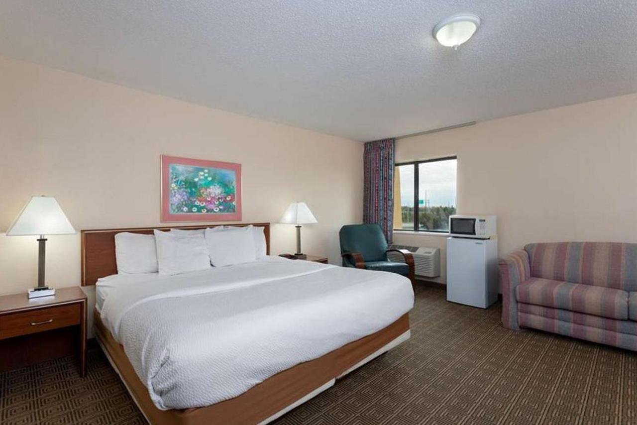 La Quinta Inn By Wyndham Indianapolis East-Post Drive Exterior foto