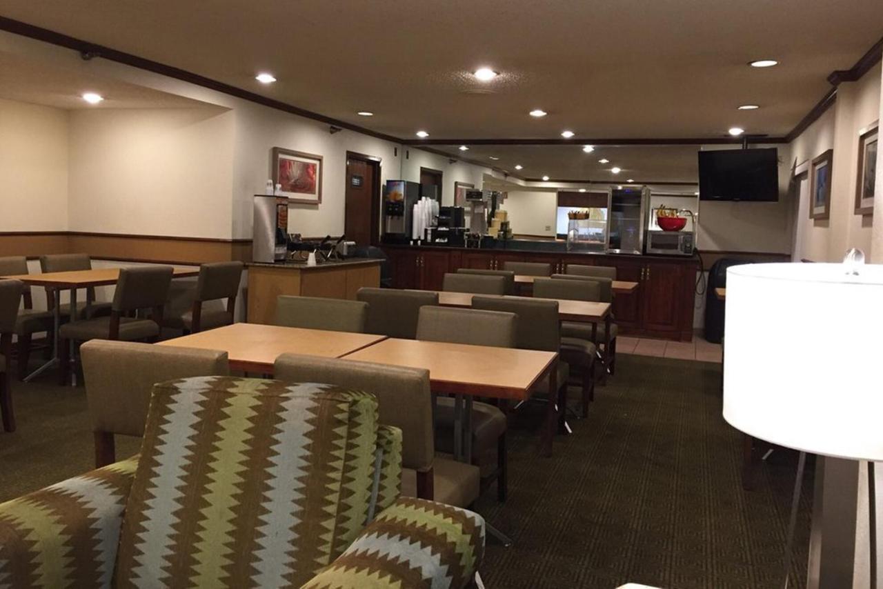 La Quinta Inn By Wyndham Indianapolis East-Post Drive Exterior foto