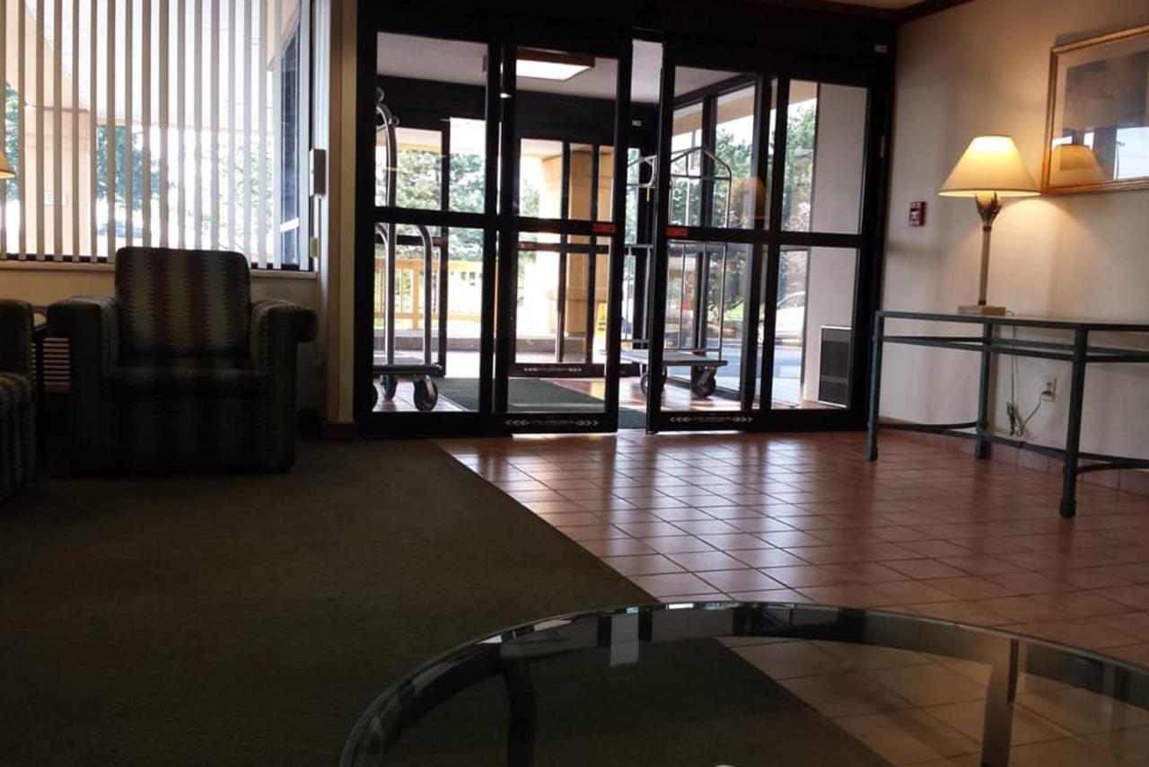 La Quinta Inn By Wyndham Indianapolis East-Post Drive Exterior foto