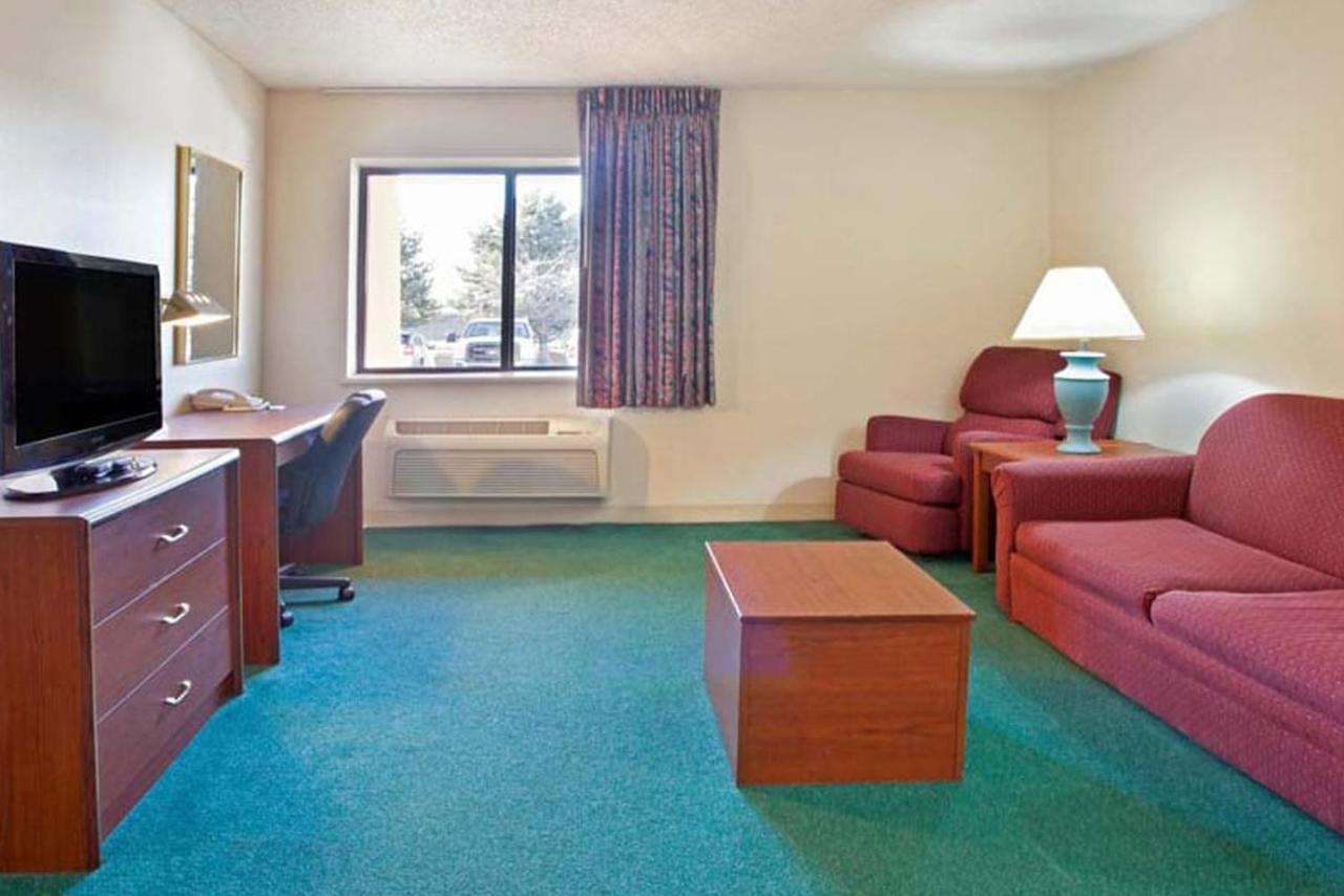 La Quinta Inn By Wyndham Indianapolis East-Post Drive Exterior foto