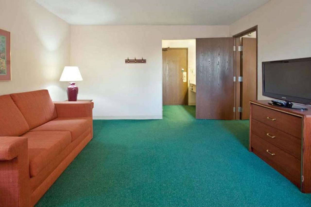 La Quinta Inn By Wyndham Indianapolis East-Post Drive Exterior foto