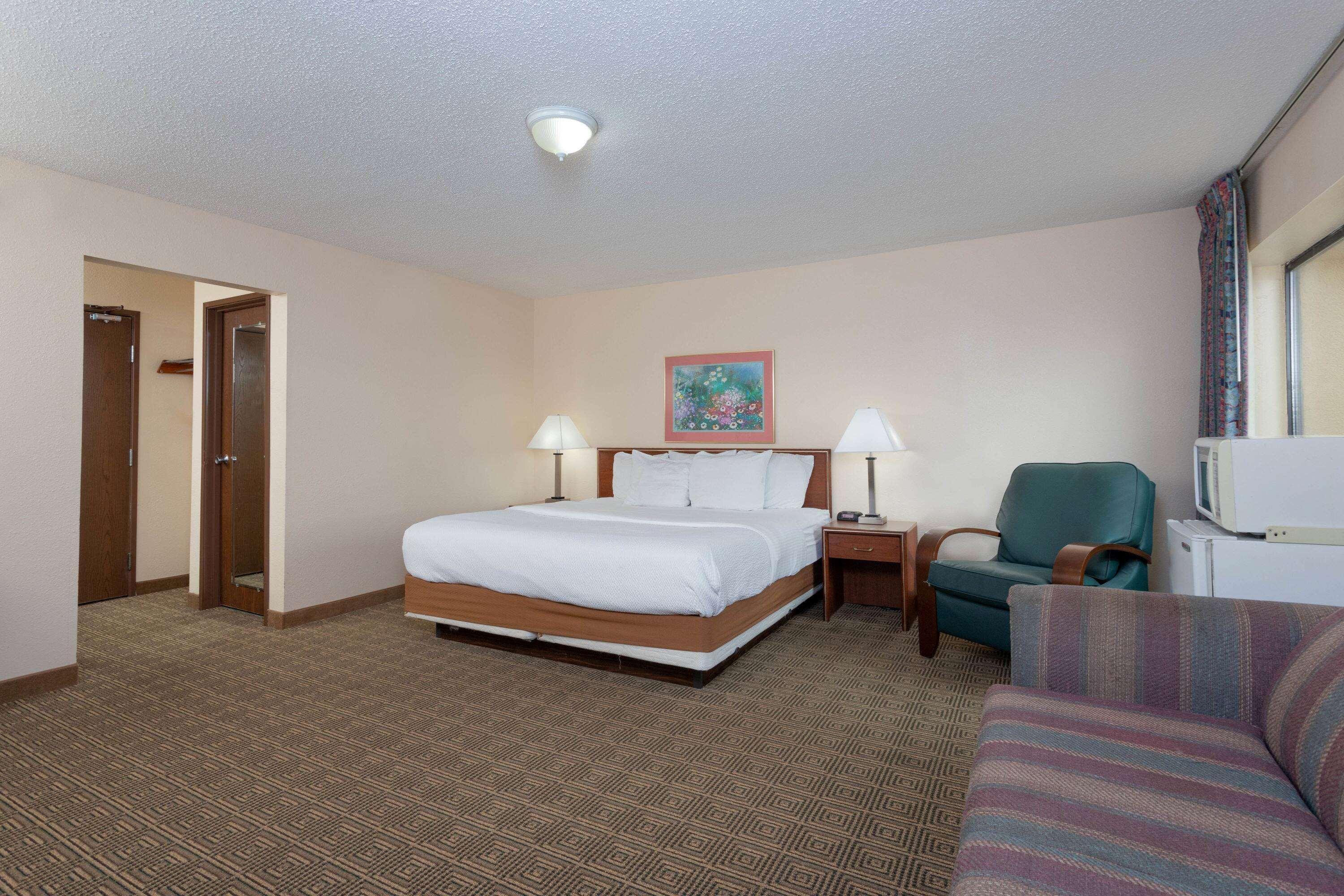 La Quinta Inn By Wyndham Indianapolis East-Post Drive Exterior foto