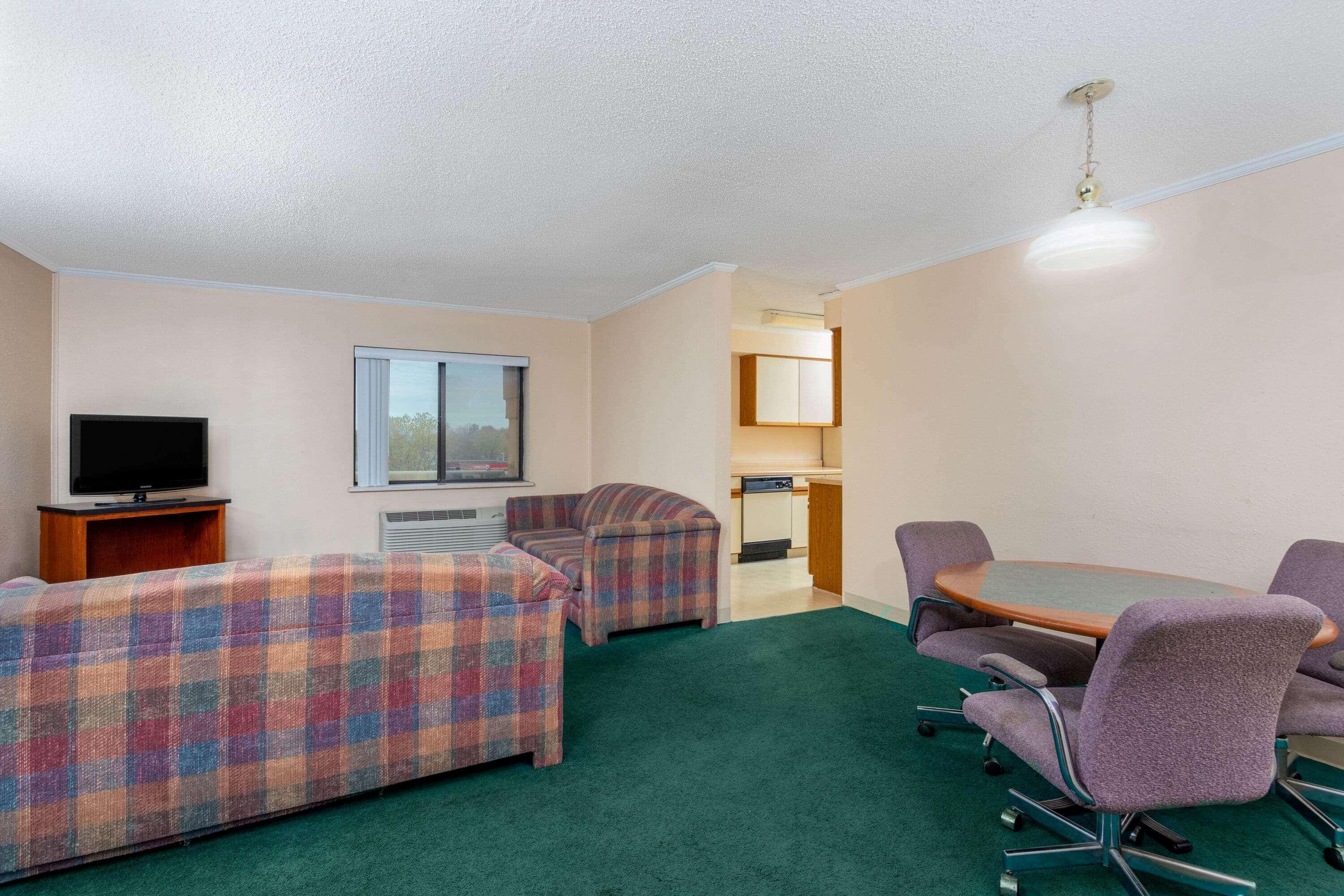 La Quinta Inn By Wyndham Indianapolis East-Post Drive Exterior foto