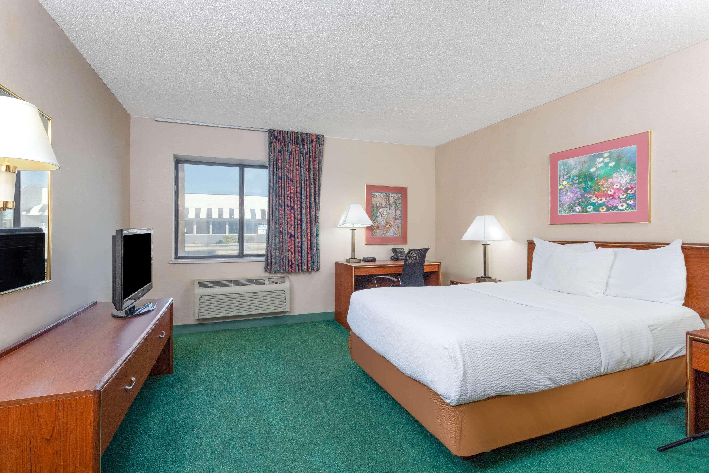La Quinta Inn By Wyndham Indianapolis East-Post Drive Exterior foto