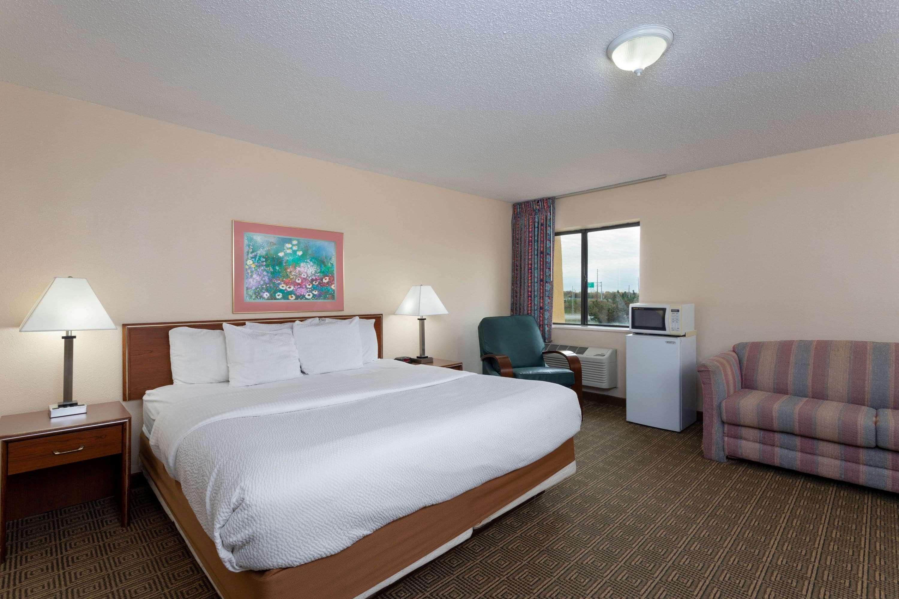 La Quinta Inn By Wyndham Indianapolis East-Post Drive Exterior foto